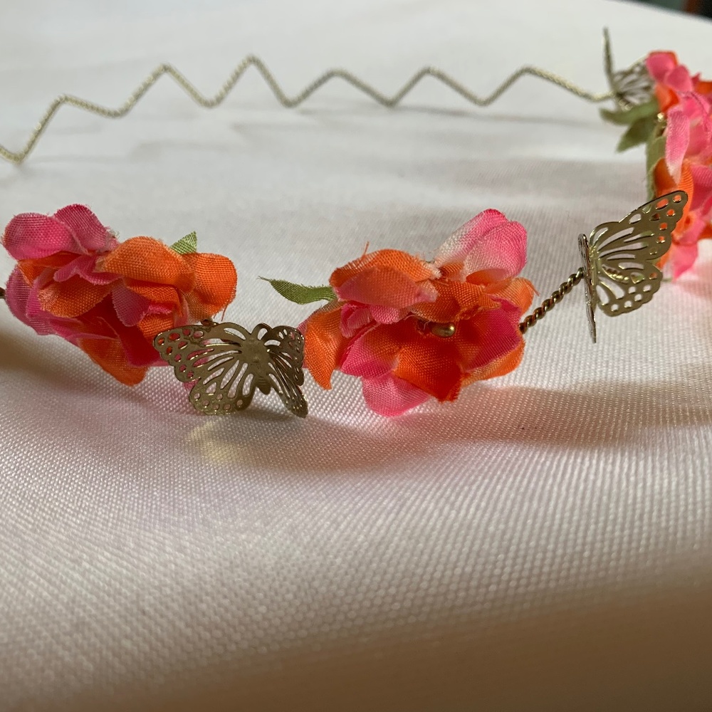Butterfly with Flowers Crown in Gold Tone!